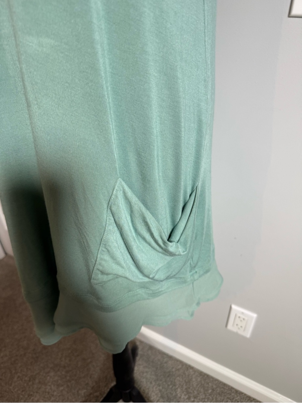 LOGO by Lori Goldstein Lagenlook Sage Green V-Neck Tunic with Pockets SZ M - Picture 4 of 7
